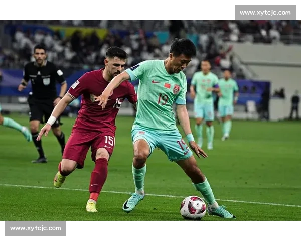 国足对阵卡塔尔激战正酣全力争胜力拼亚洲杯资格
